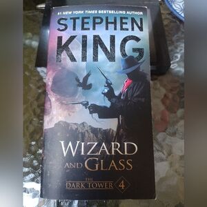 Stephen King - Wizard and Glass (The Dark Tower #4) Paperback